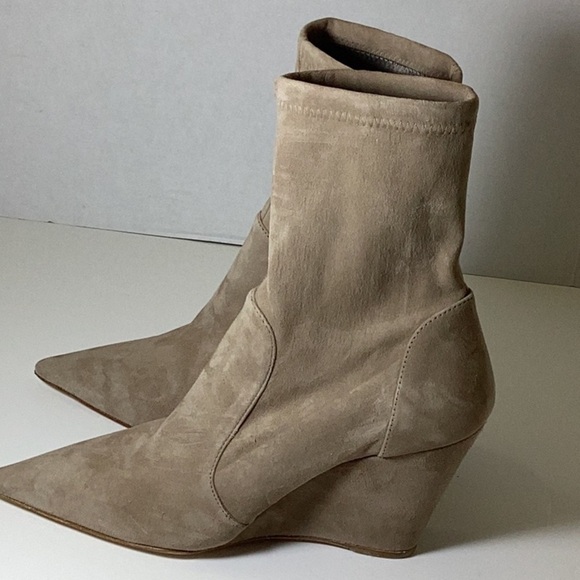 Stuart Wedge 85 Pointed Toe Sock Bootie (Women)
Stuart Weitzman - Picture 8 of 9